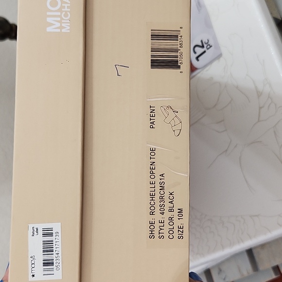 Stylish MK black heels - Picture 4 of 4